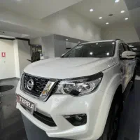 نیسان ترا سفید