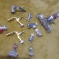 شیرالات ساختمانی یک عدد شیر دستشویی برنجی سنگین|لوازم سرویس بهداشتی|مشهد, رسالت|دیوار