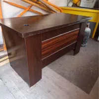 میز تحریر در حد نو