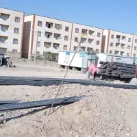 آبدارچی و کارگر ساختمانی