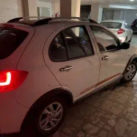کوییک آر مدل ۹۹ با مانیتور و دوربین دنده عقب