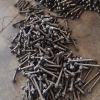 کارگر ساده و کارگر پرس کار شب کار