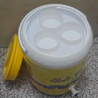 کلمن آب بزرگ وکلمن آب کوچک|ظروف نگهدارنده، پلاستیکی، یکبارمصرف|اصفهان, ملکشهر|دیوار