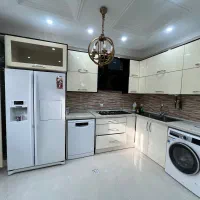 یک دست کابینت های گلاس آشپزخانه به همراه هود داتیس