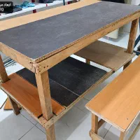 میز و نیمکت چوبی