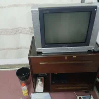 تلوزیون با میز