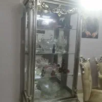 ویترین ورق نقره سیاه قلم در حد نو 3500 میلیون تومن|بوفه، ویترین، کنسول|تهران, امین حضور|دیوار