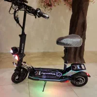 اسکوتر شارژی برقی با قدرت بالا تحمل وزن تا ۱۸۰کیلو