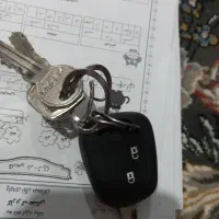 کلید پژو و دوتا کلید خانه پیدا شده