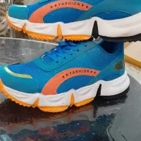 یک جفت کتانی