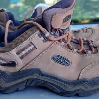 کفش کوه مارک keen (کین) سایز 41 رومانی