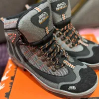 کفش کوهنوردی