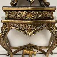 ساعت رومیزی کلاسیک تزیینی با میز چوب راش