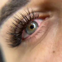 اموزش کاشت و اکستنشن مژه فقط ۳  میلیون تومن