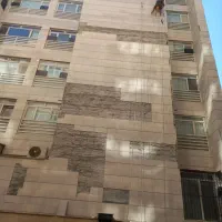 پیچ و رولپلاک سنگ نما کار در ارتفاع با طناب راپل