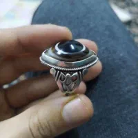 انگشتر باباقوری تک چشم کم یاب