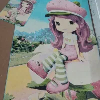 فرش دختر توت فرنگی