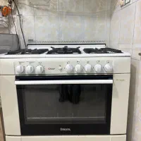 گاز پنج شعله با فر تمیز و سالم اماده استفاده