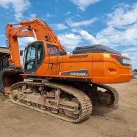 راننده بیل مکانیکی و سرویسکار حرفه ای