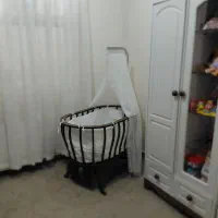 گهواره تخت کنار مادر