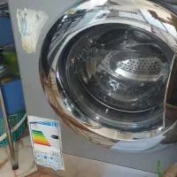 یک دستگاه ماشین لباسشویی دوو