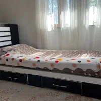 تخت mdf مطابق عکس تک نفره (تشک بدون هزینه)