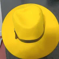 کلاه لبه دار زرد|لباس|قرچک, مجتمع مسکونی طبیعت|دیوار