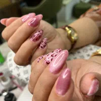 خدمات ناخن کاشت و ترمیم