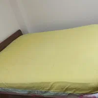 تخت خواب دو نفره همراه دو عدد تشک