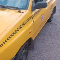 یک راننده برای اجاره دادن تاکسی بی سیم نیازمندیم