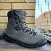 بوت چرم بوفالو ساخت ایتالیا بسیار با کیفیت خارجی