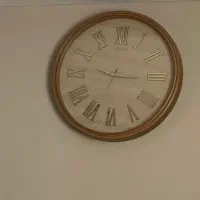 ساعت دیواری شیک و نو