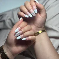 کاشت ناخن و آموزش