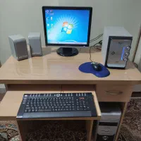 کامپیوتر و میز کامپیوتر یا میز تحریر