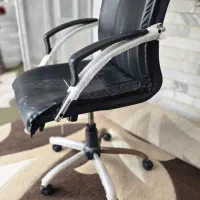 صندلی چرخدار، چرم، دارای جک