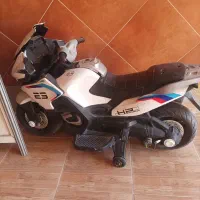 یک دستگاه موتور شارژی و دو عدد تخت وکمدبچه