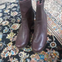 یک جفت کفش نیم پوتین