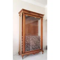دو عدد ویترین چوبی کلاسیک بزرگ و کوچک