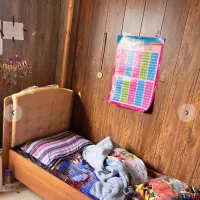 تخت و کمد در حد نو