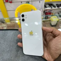 اپل iPhone 11 با حافظهٔ ۱۲۸ گیگابایت