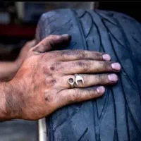 مکانیک سیار.و درب مغازه.