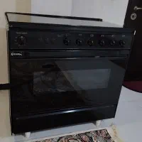فر گاز بسیار تمیز و سالم با رنگ شیک