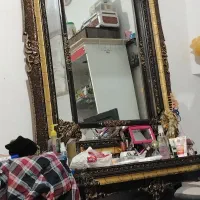 میز با آینه