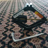 جک و آچار چرخ ماشین