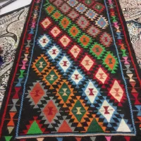 گلیم فرش با نخ پشمی دوخته شده