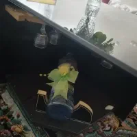 میز با سه تا گل میز