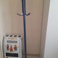 چوب لباسی ایستاده پایه سنگی . رخت آویز