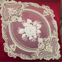 یک جفت کوسن دانتل