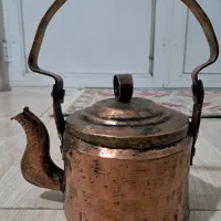 کتری مسی قدیمی|کلکسیون اشیاء عتیقه|ساری, |دیوار