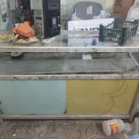 ویترین  در حد نو قوطی سنگین جنس قدیمی